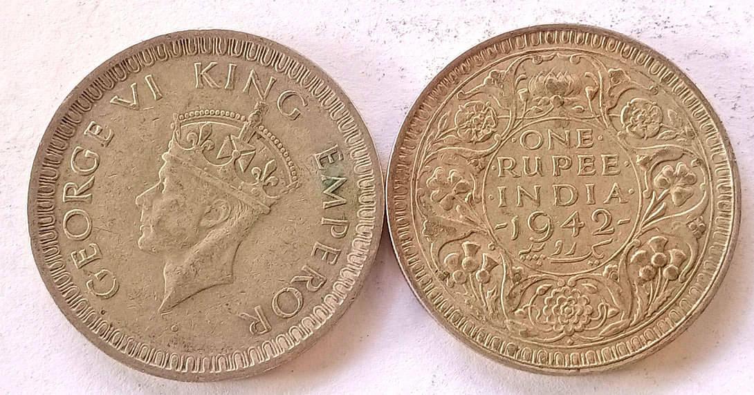 MANMAI - BRITISH INDIA - 1 Rupee - George VI 1942-1945 Silver 2 Antique Figurines MANMAI - BRITISH INDIA - 1 Rupee - George VI 1942-1945 Silver 2 Antique Figurines