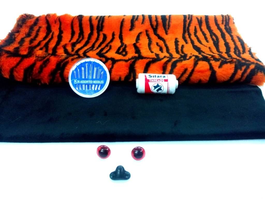     			PRANSUNITA Vardhman Tiger Making Kit Acrylic Print Fur Cloth with 2 Eyes 1 Nose Needle Set Reel and Draft (Orange, Standard)