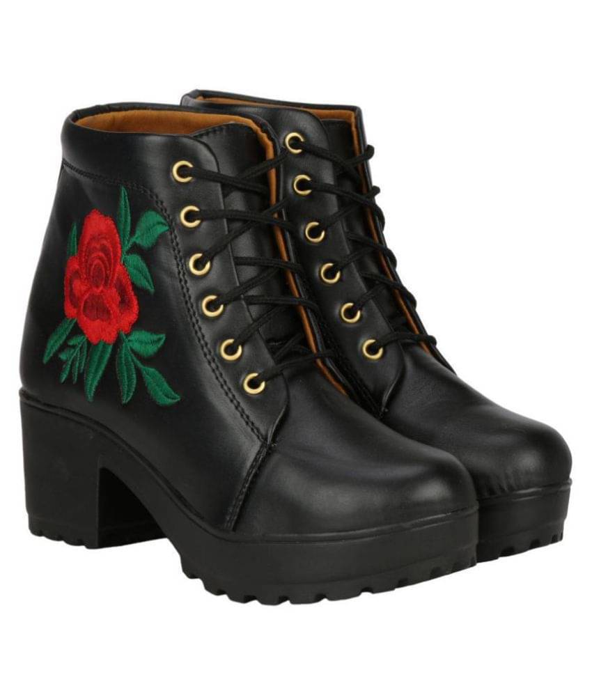     			Commander Black Ankle Length Chukka Boots