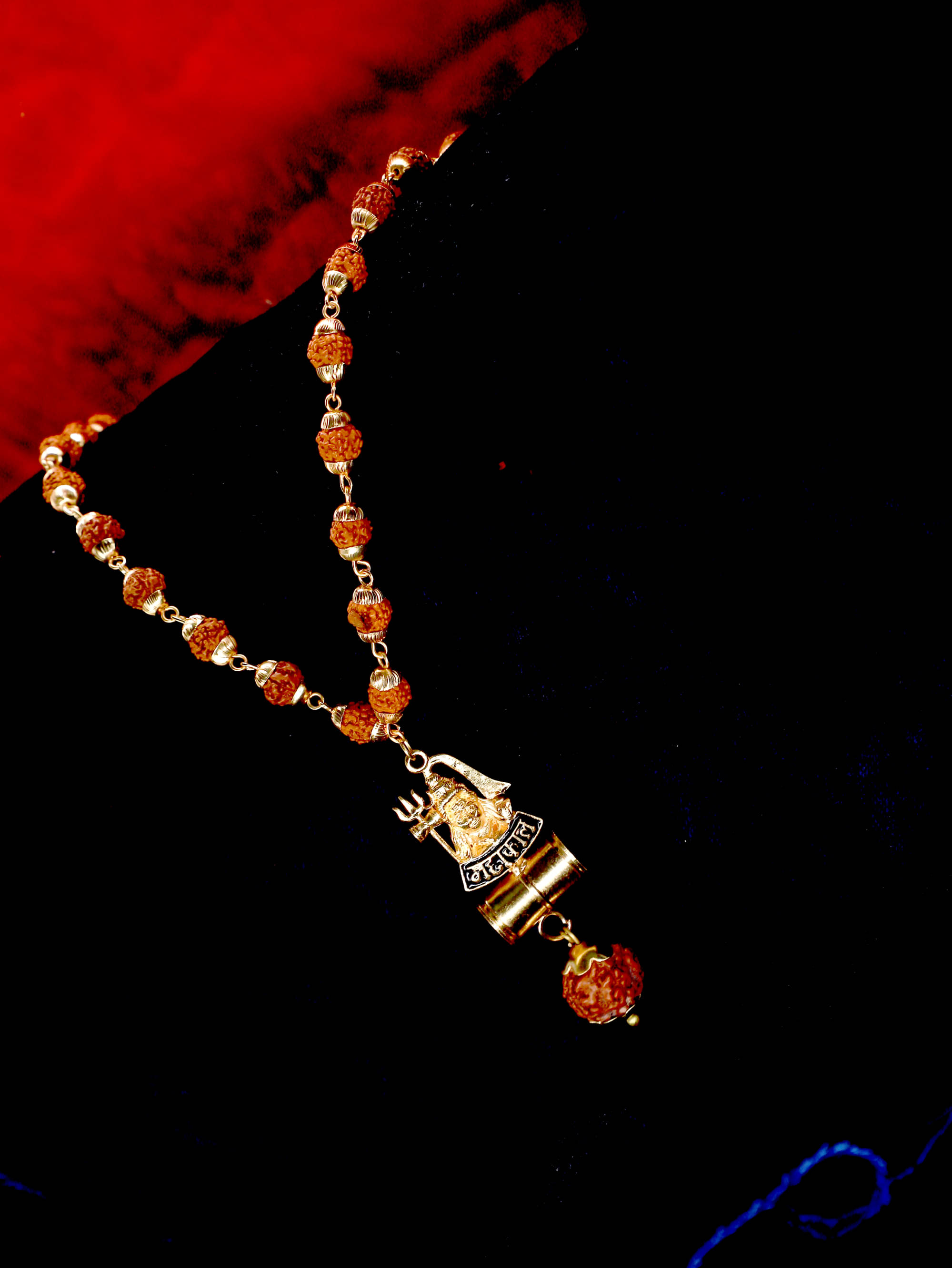     			SHANKHRAJ MALL GOLD PLATED PENDANT AND CHAIN FOR MEN OR BOYS-100329