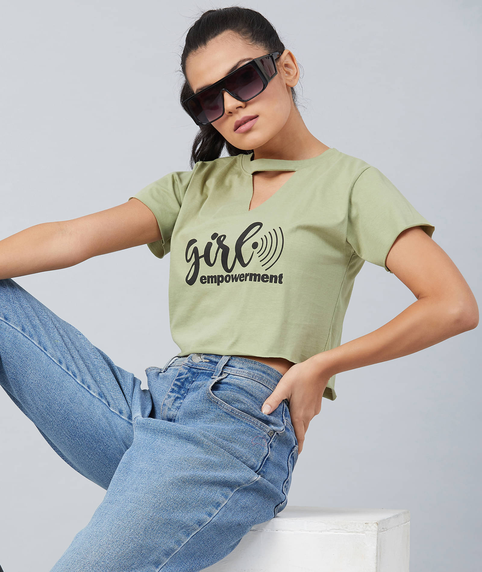 Chimpaaanzee Women Cotton Solid Regular Fit Round Neck T-Shirt ( Green ) Chimpaaanzee Women Cotton Solid Regular Fit Round Neck T-Shirt ( Green )