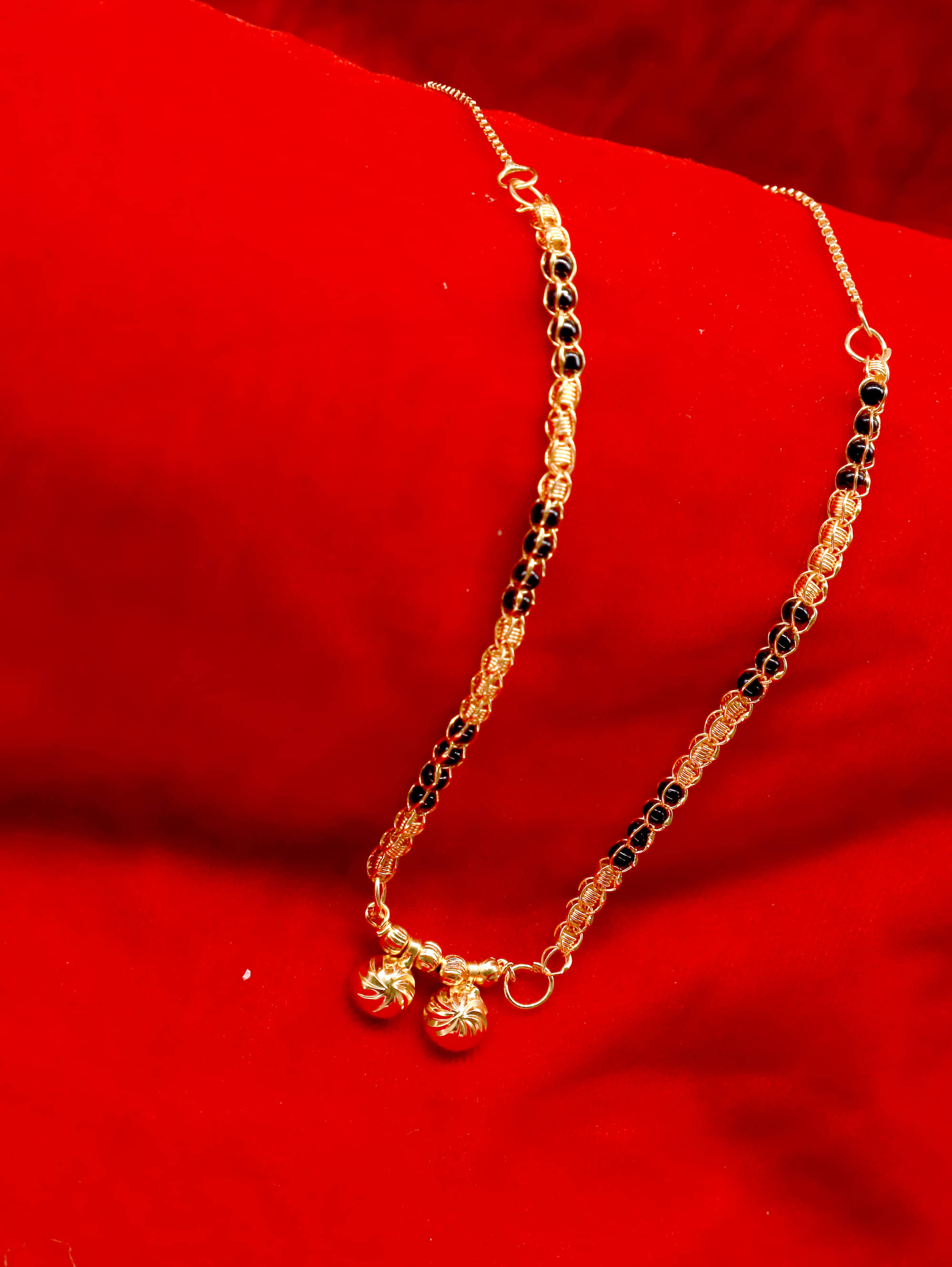 H M PRODUCT GOLD BLACK SHORT MANGALSUTRA FOR WOMEN-100132