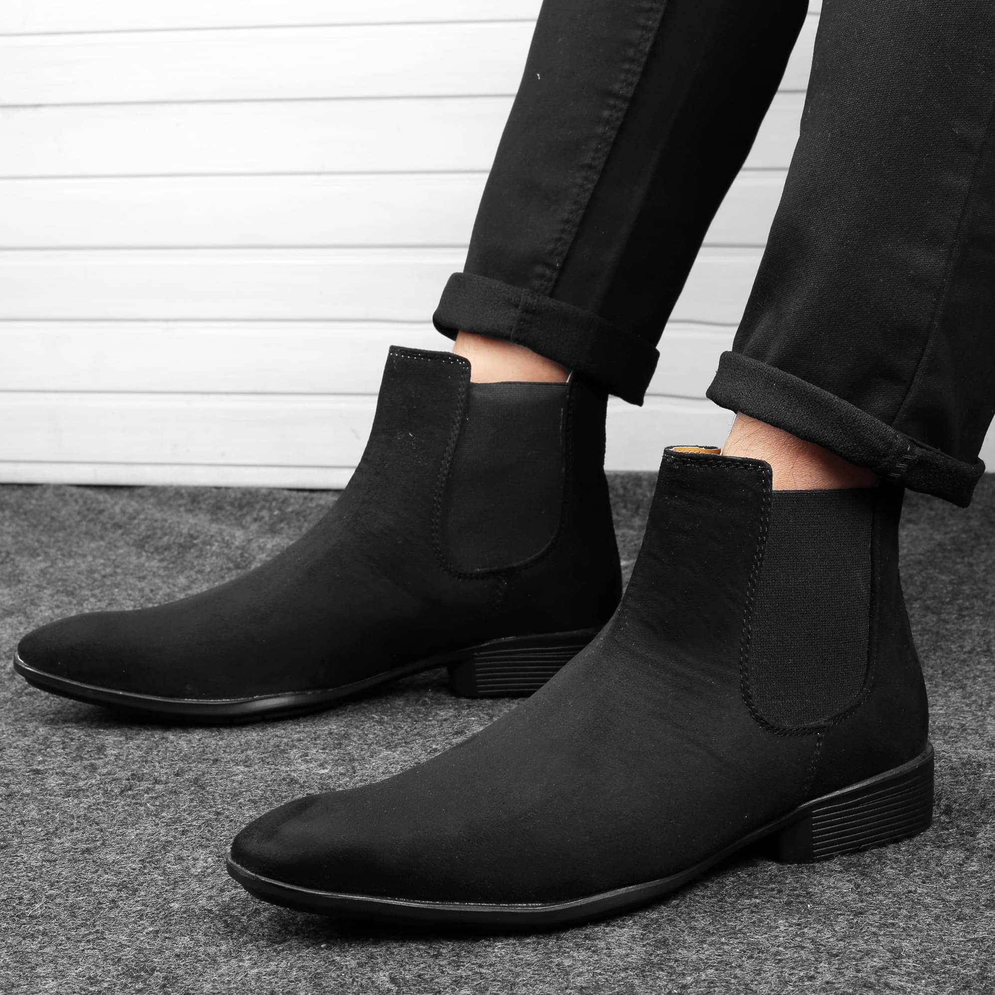     			YUVRATO BAXI Black Chelsea boot