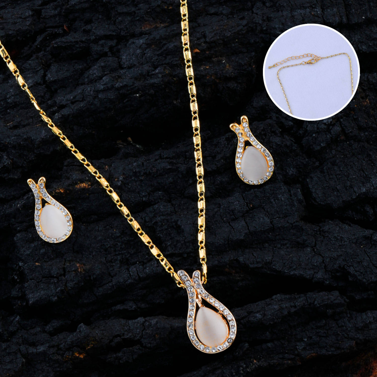 Paola Stylish Delicate Fancy Designer Look Pendant Set For Women Girl Paola Stylish Delicate Fancy Designer Look Pendant Set For Women Girl