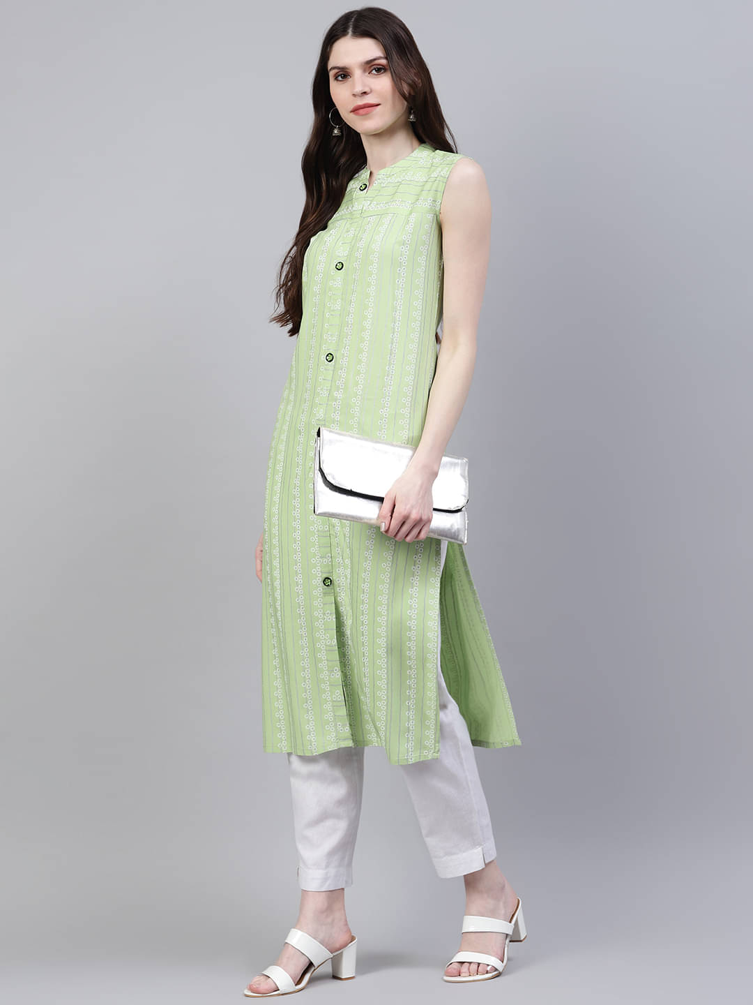     			Stylum - Green Rayon Women's Front Slit Kurti