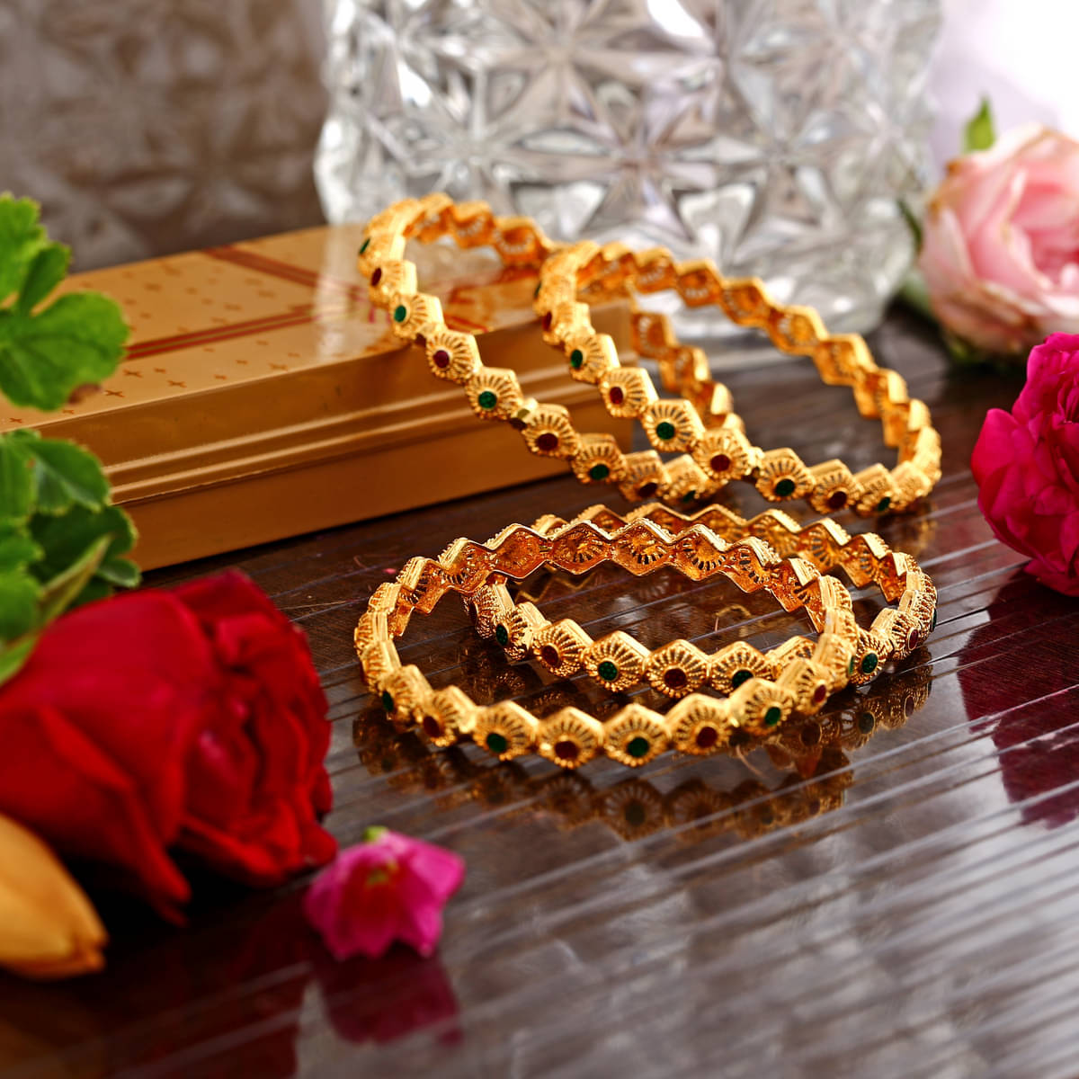     			Vighnaharta Traditional Wear 1gm Gold Plated Alloy Bangle for Women and Girls- pack of 4 pcs Bangle - [VFJ1001BG2-4]