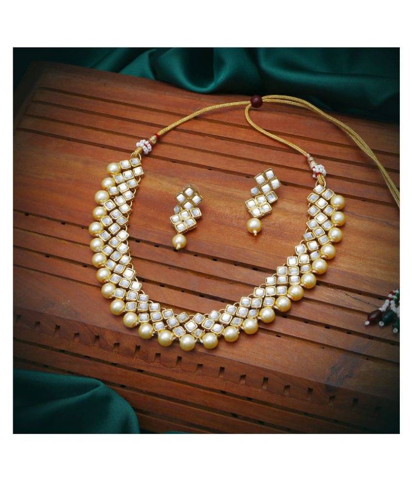     			Sukkhi Alloy White Traditional Necklaces Set Choker