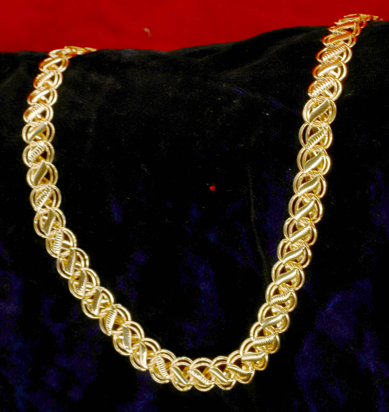     			SHANKH-KRIVA Gold Plated Chain ( Set of 1 )