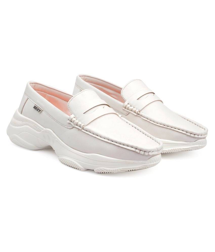     			YUVRATO BAXI Outdoor White Casual Shoes