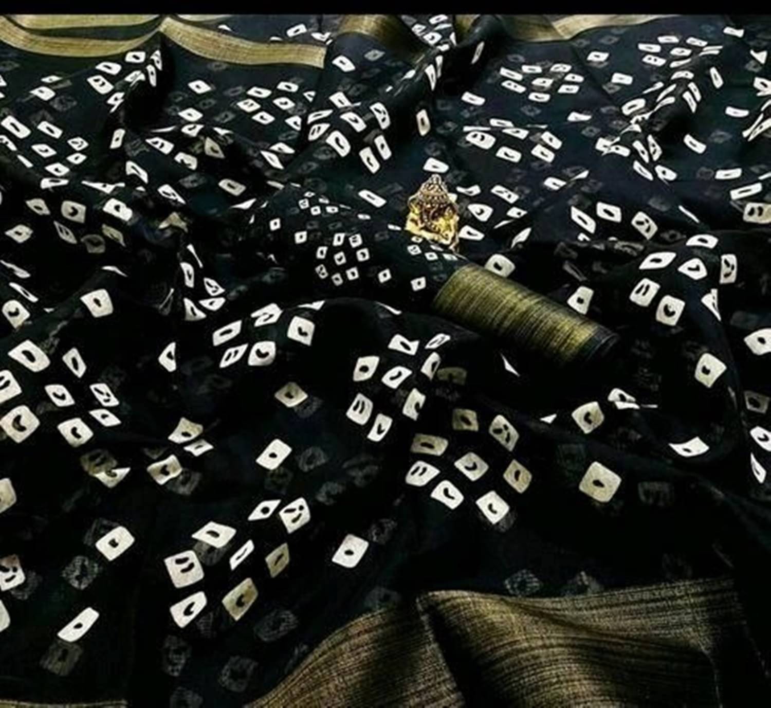     			Grubstaker Cotton Printed Saree With Unstitched Blouse Piece ( Black )