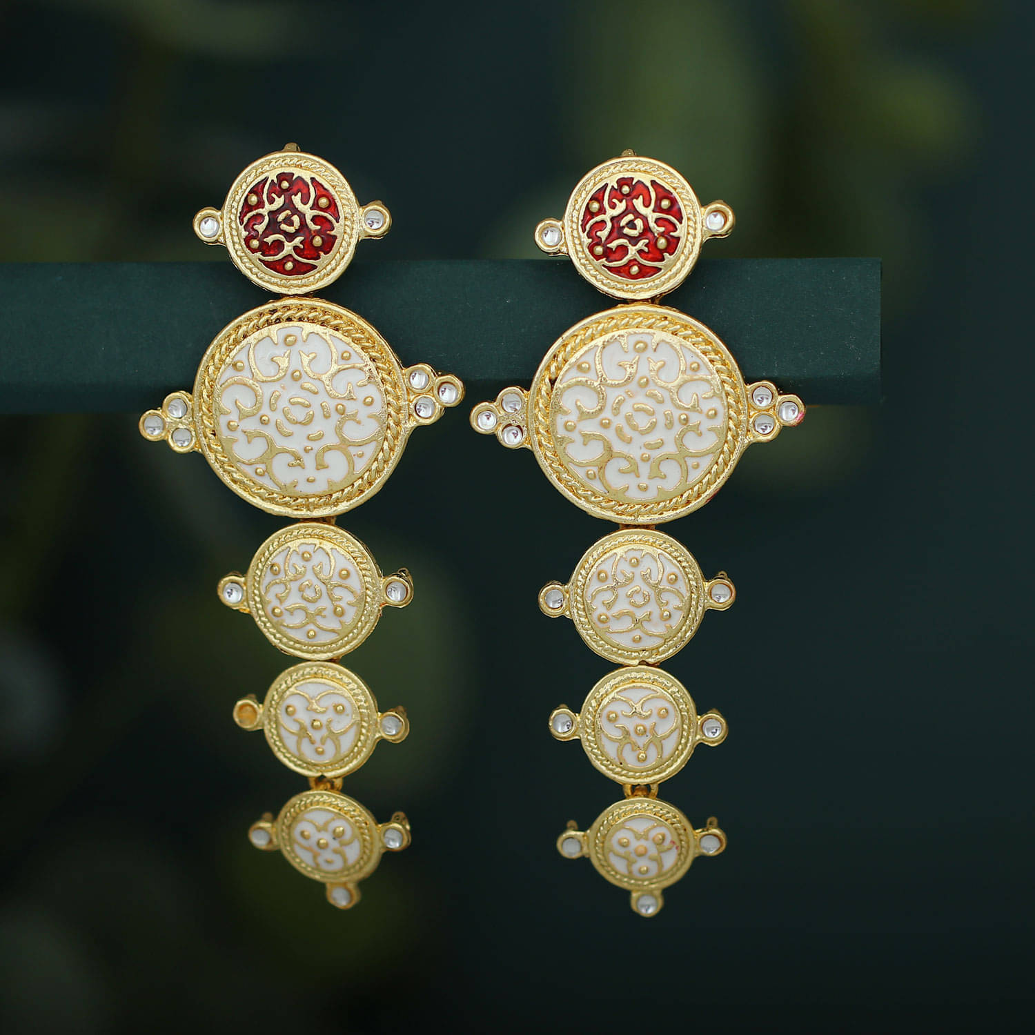     			Sukkhi - Red Danglers Earrings ( Pack of 1 )