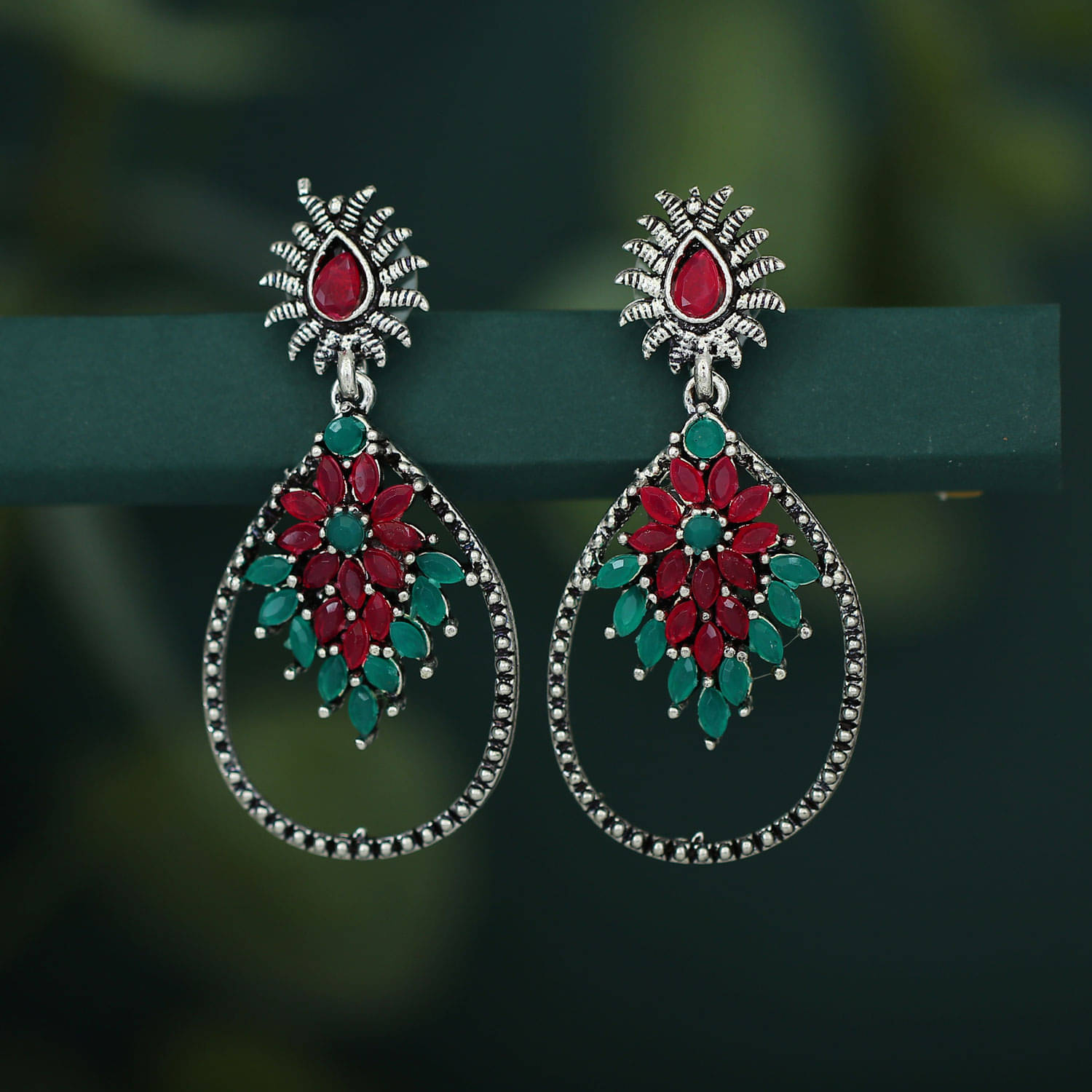     			Sukkhi Glimmery Oxidised Floral Dangle Earring For Women