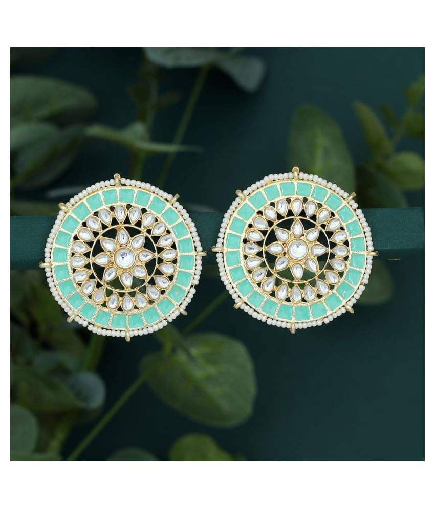     			Sukkhi Glorious Pearl Gold Plated Kundan Meenakari Stud Earring For Women