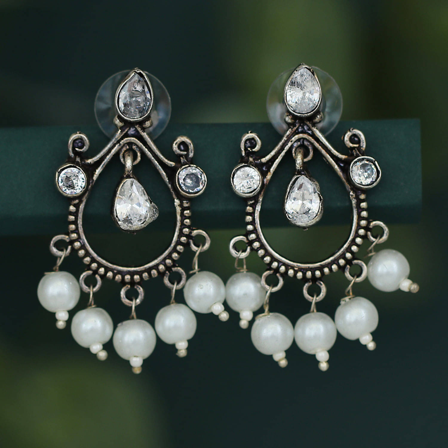     			Sukkhi Ravishing Oxidised Pearl Dangle Earring For Women