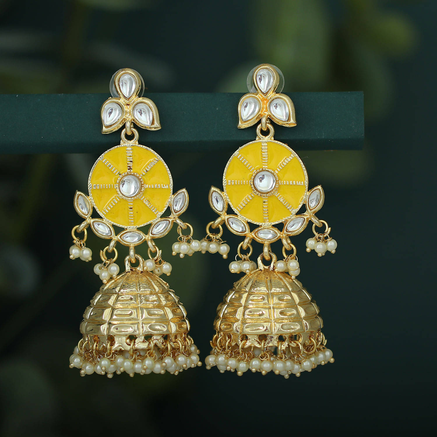     			Sukkhi Sparkling Pearl Gold Plated Kundan Meenakari Earring for Women