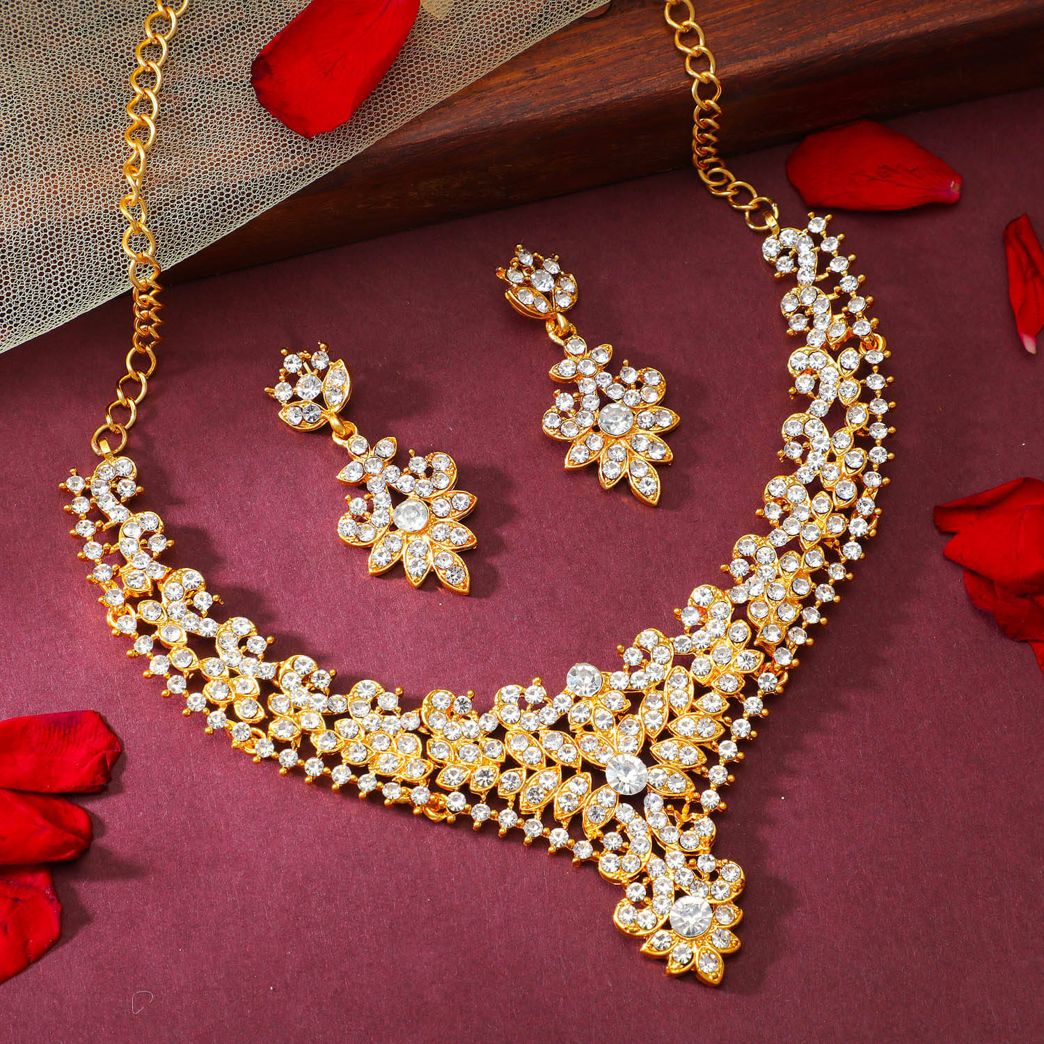     			Sukkhi Alloy White Traditional Necklaces Set Collar