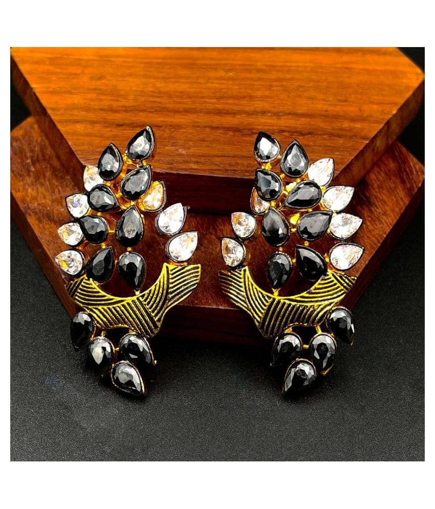     			The Jewelbox Black Kundan Designer Stud Earrings
