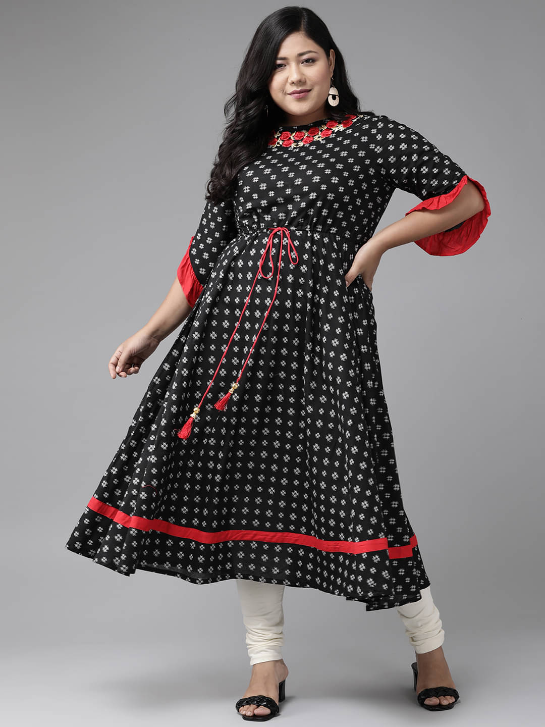     			Yash Gallery Pack of 1 Cotton Printed Flared Women's Kurti - ( Black )