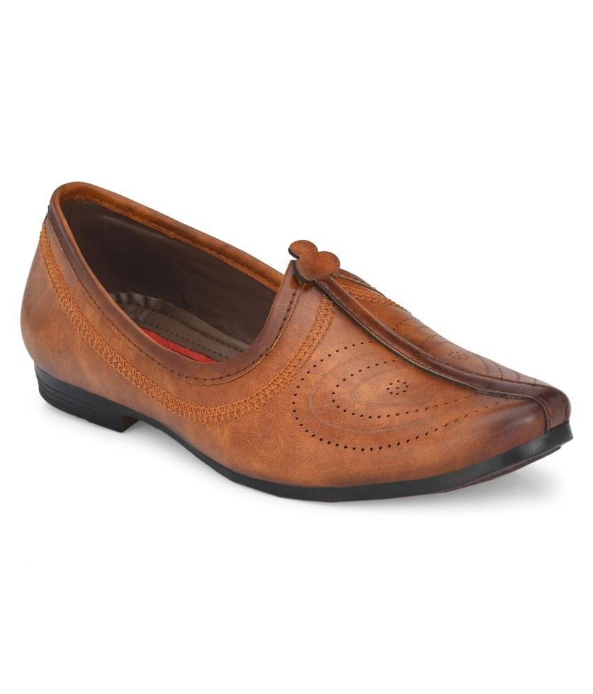     			Fashion Victim Lifestyle Tan Casual Shoes