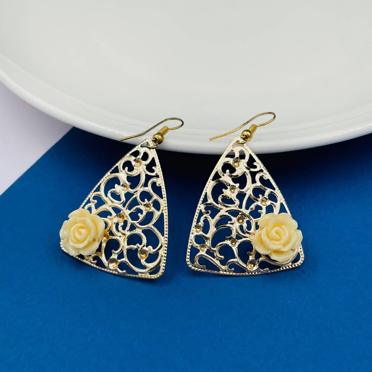 The Jewelbox Golden Hanging Earring - Earrings | Buy online on ZillyBuy