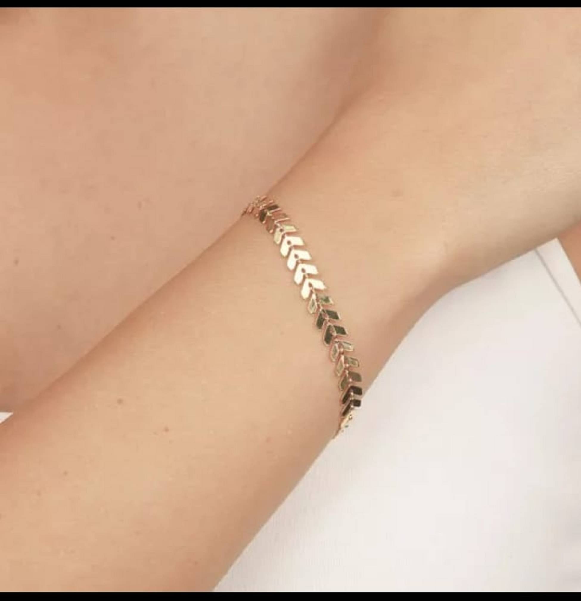 Soni jewellery - Gold Bracelet (Pack of 1) Soni jewellery - Gold Bracelet (Pack of 1)