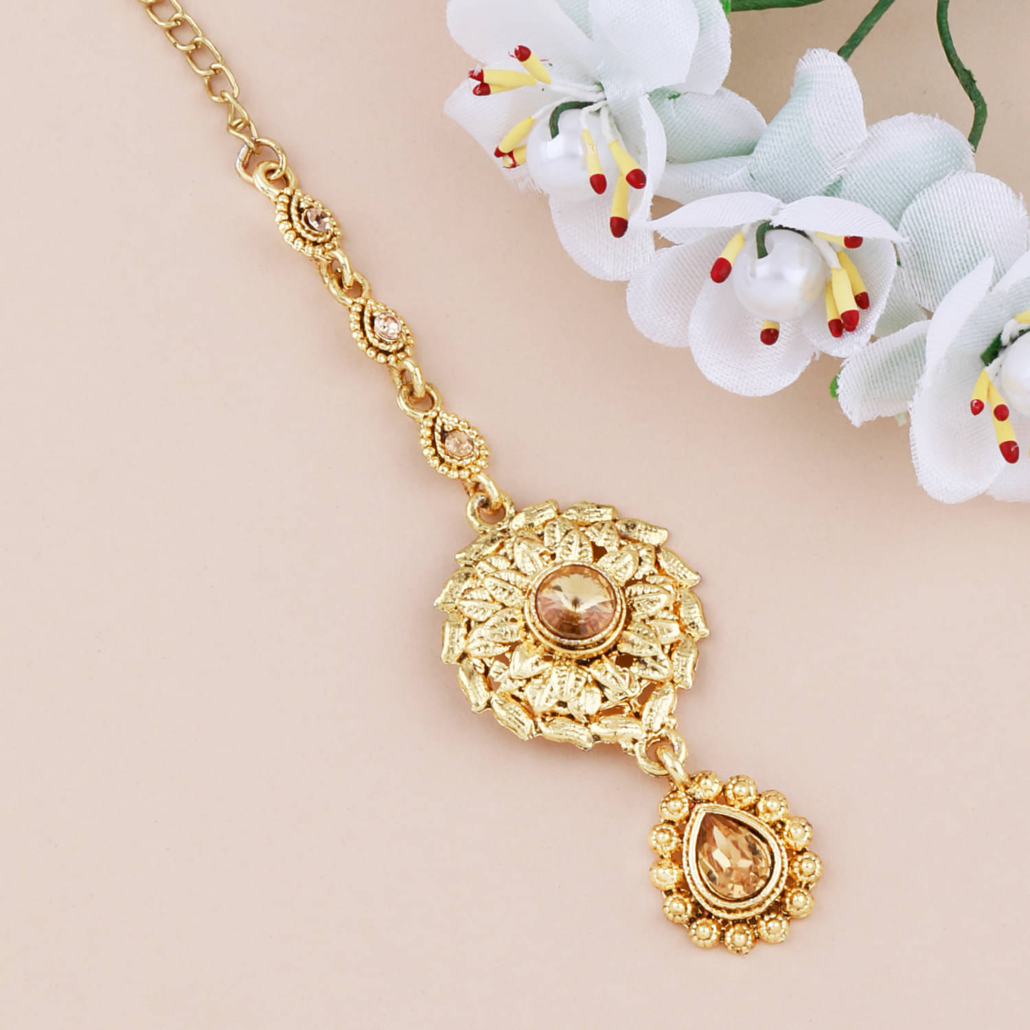 Exclusive Stylish Gold Plated Traditional Maang Tikka Jewellery For women Girl Exclusive Stylish Gold Plated Traditional Maang Tikka Jewellery For women Girl