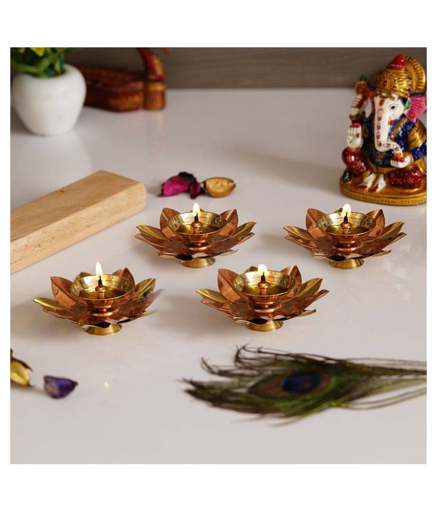     			eCraftIndia Set of 4 Floral Shape Metal Diya