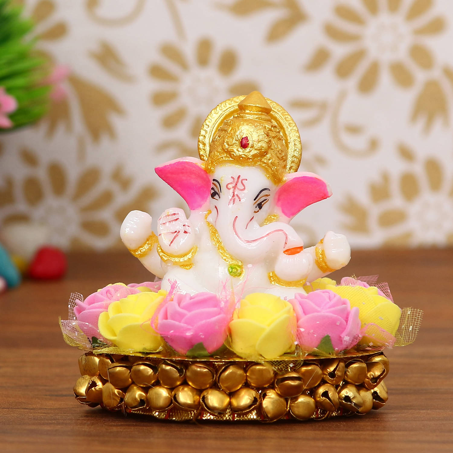     			eCraftIndia White & Gold-Toned Handcrafted Lord Ganesha On Decorative Plate With Flowers