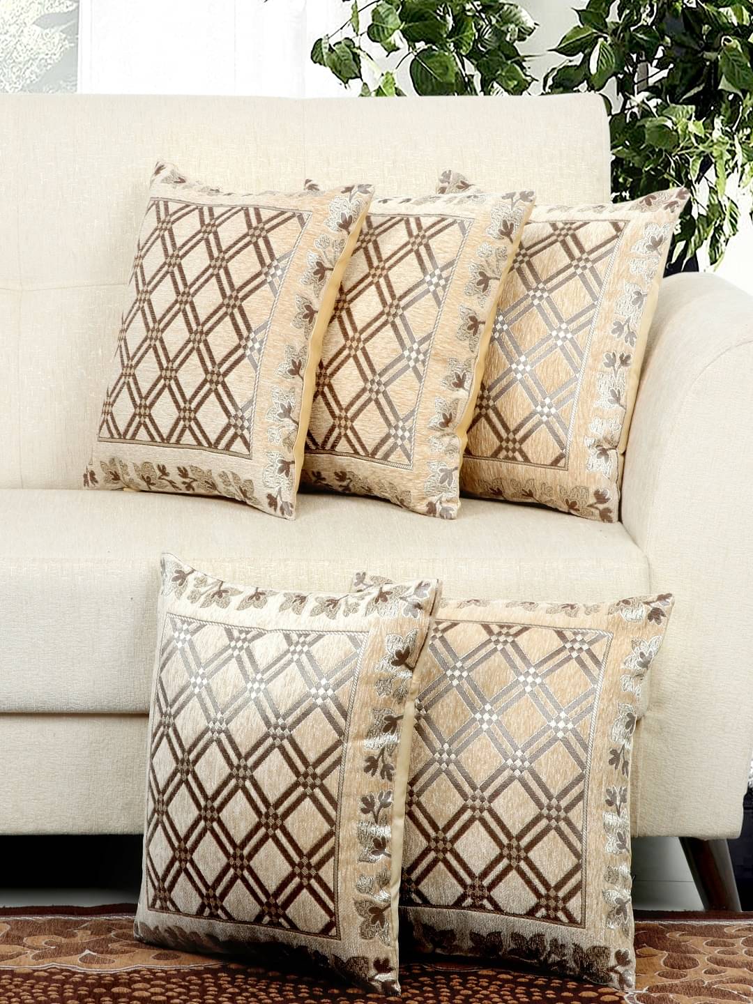 BELLA TRUE Set of 5 Velvet Cushion Covers 40X40 cm (16X16) BELLA TRUE Set of 5 Velvet Cushion Covers 40X40 cm (16X16)