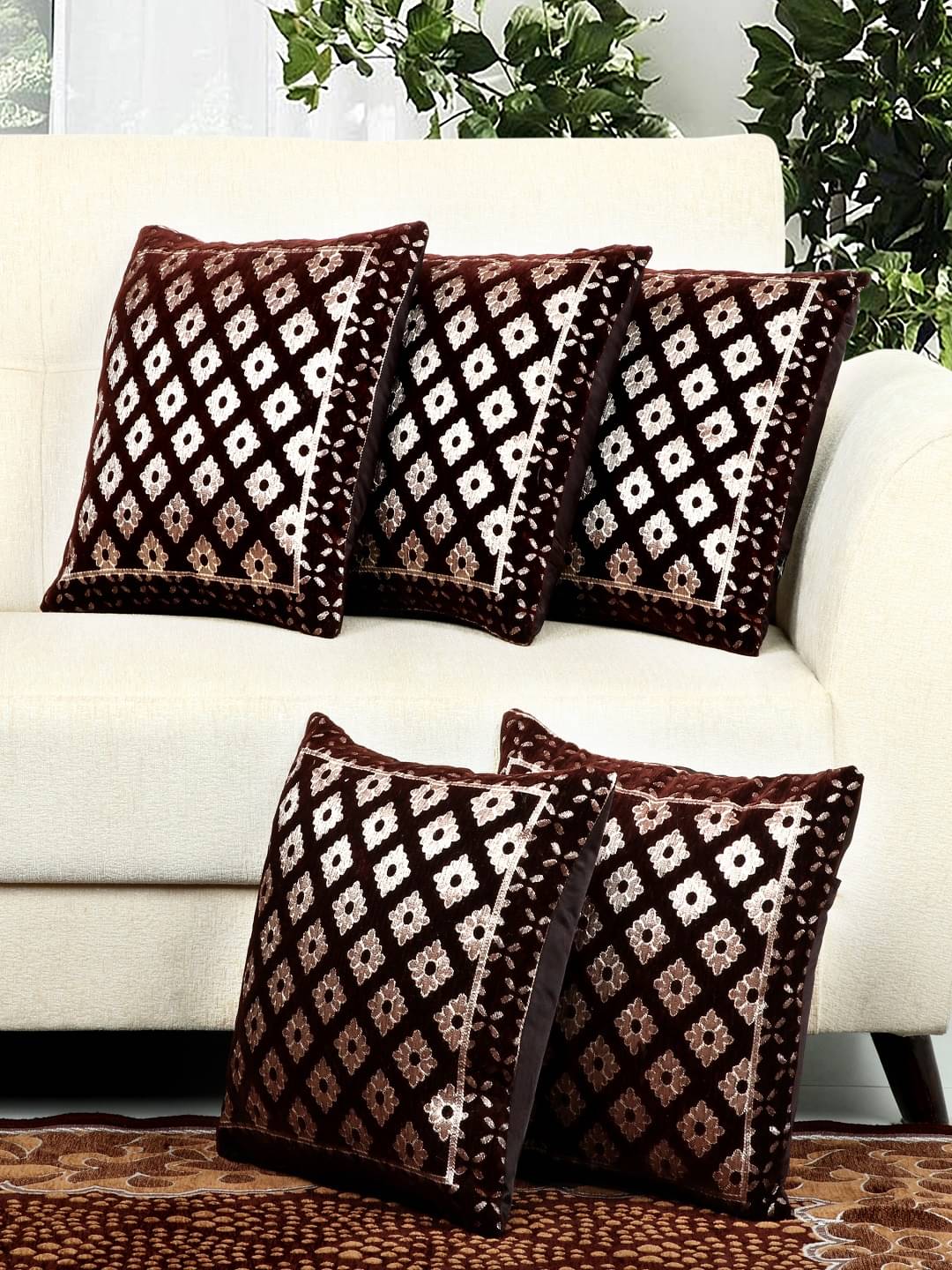 BELLA TRUE Set of 5 Velvet Cushion Covers 40X40 cm (16X16) BELLA TRUE Set of 5 Velvet Cushion Covers 40X40 cm (16X16)