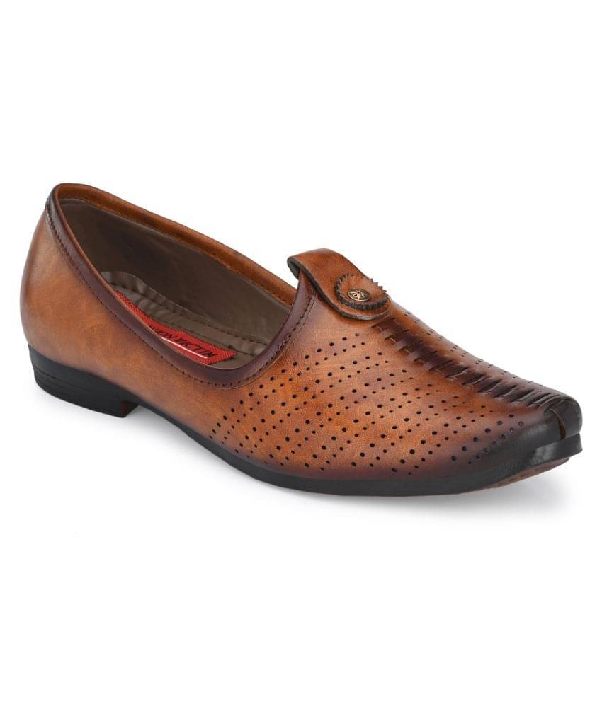     			Fashion Victim Tan Mojari