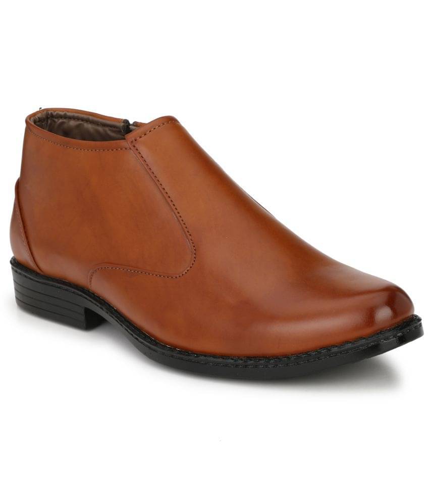     			John Karsun - Tan Men's Boots