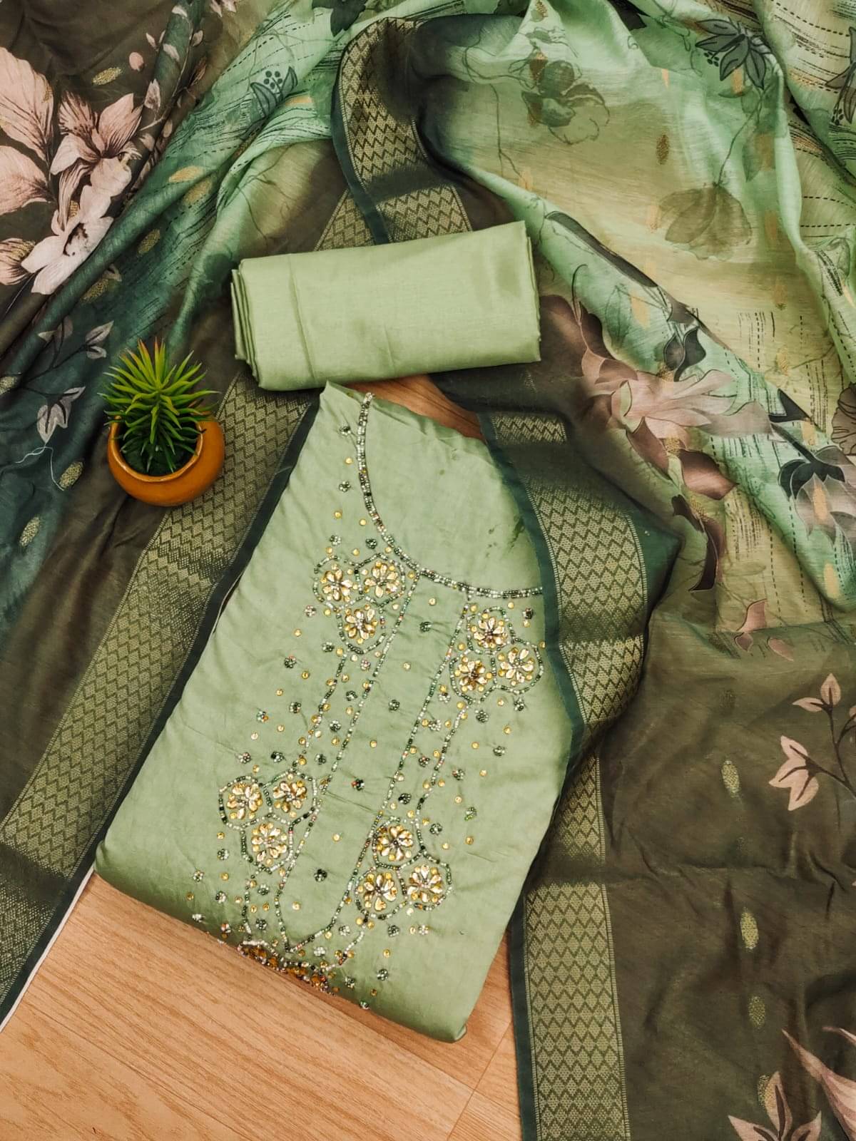    			ALSHOP Unstitched Silk Blend Embellished Dress Material - Green ( Pack of 1 )