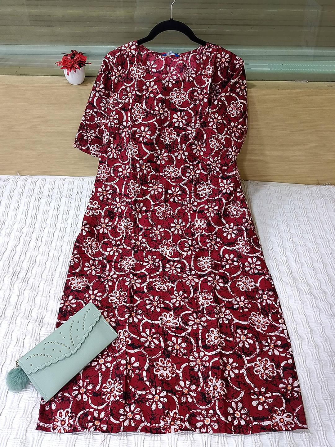Ethnic Basket Pack of 1 Crepe Printed Straight Women's Kurti - ( Maroon ) Ethnic Basket Pack of 1 Crepe Printed Straight Women's Kurti - ( Maroon )
