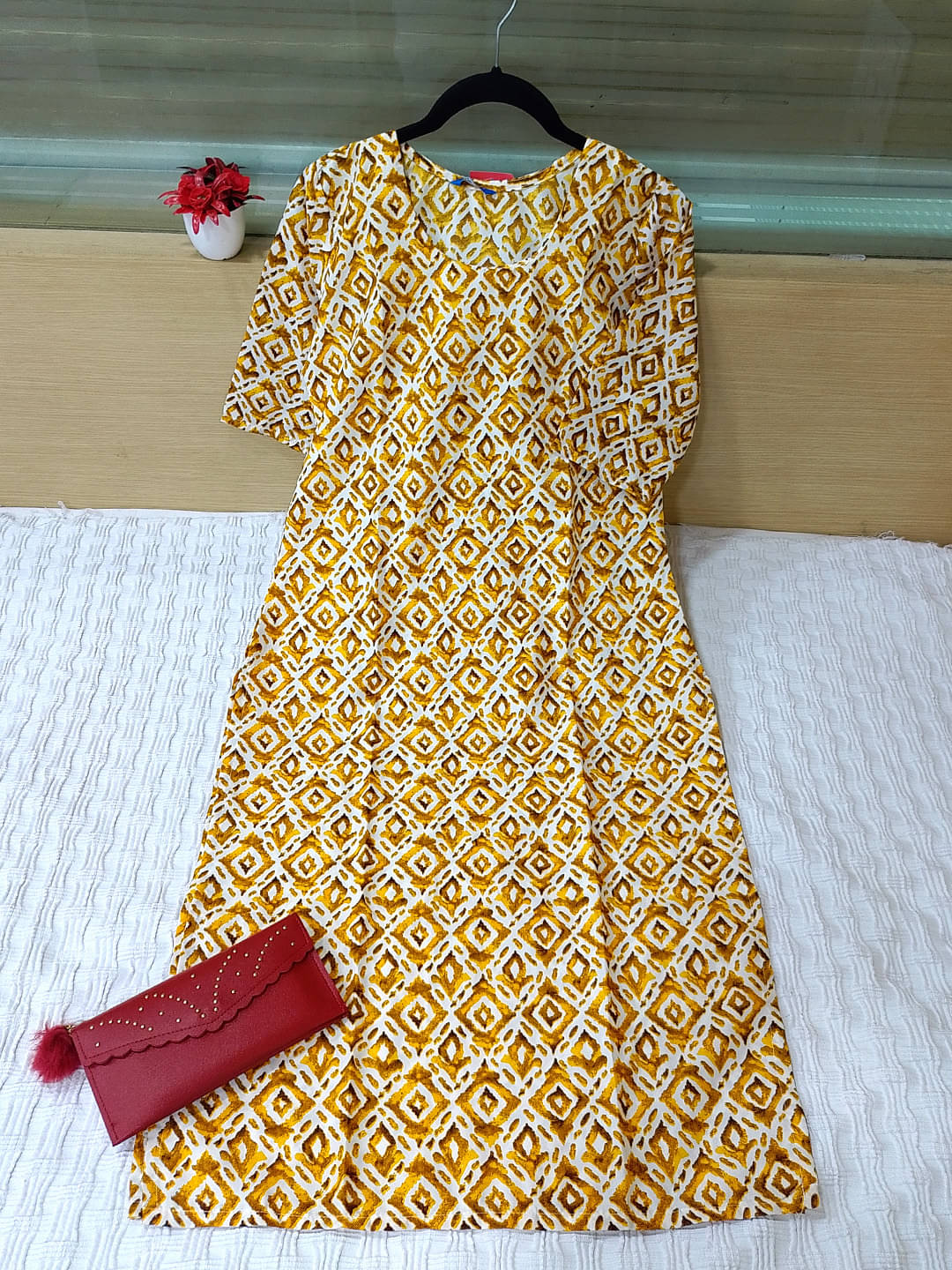 Ethnic Basket Pack of 1 Crepe Printed Straight Women's Kurti - ( Yellow )     			Ethnic Basket Pack of 1 Crepe Printed Straight Women's Kurti - ( Yellow )
