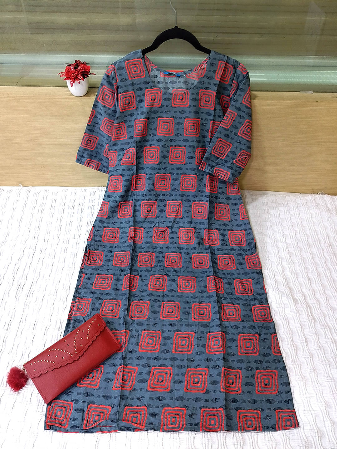 Ethnic Basket Pack of 1 Crepe Printed Straight Women's Kurti - ( Grey ) Ethnic Basket Pack of 1 Crepe Printed Straight Women's Kurti - ( Grey )