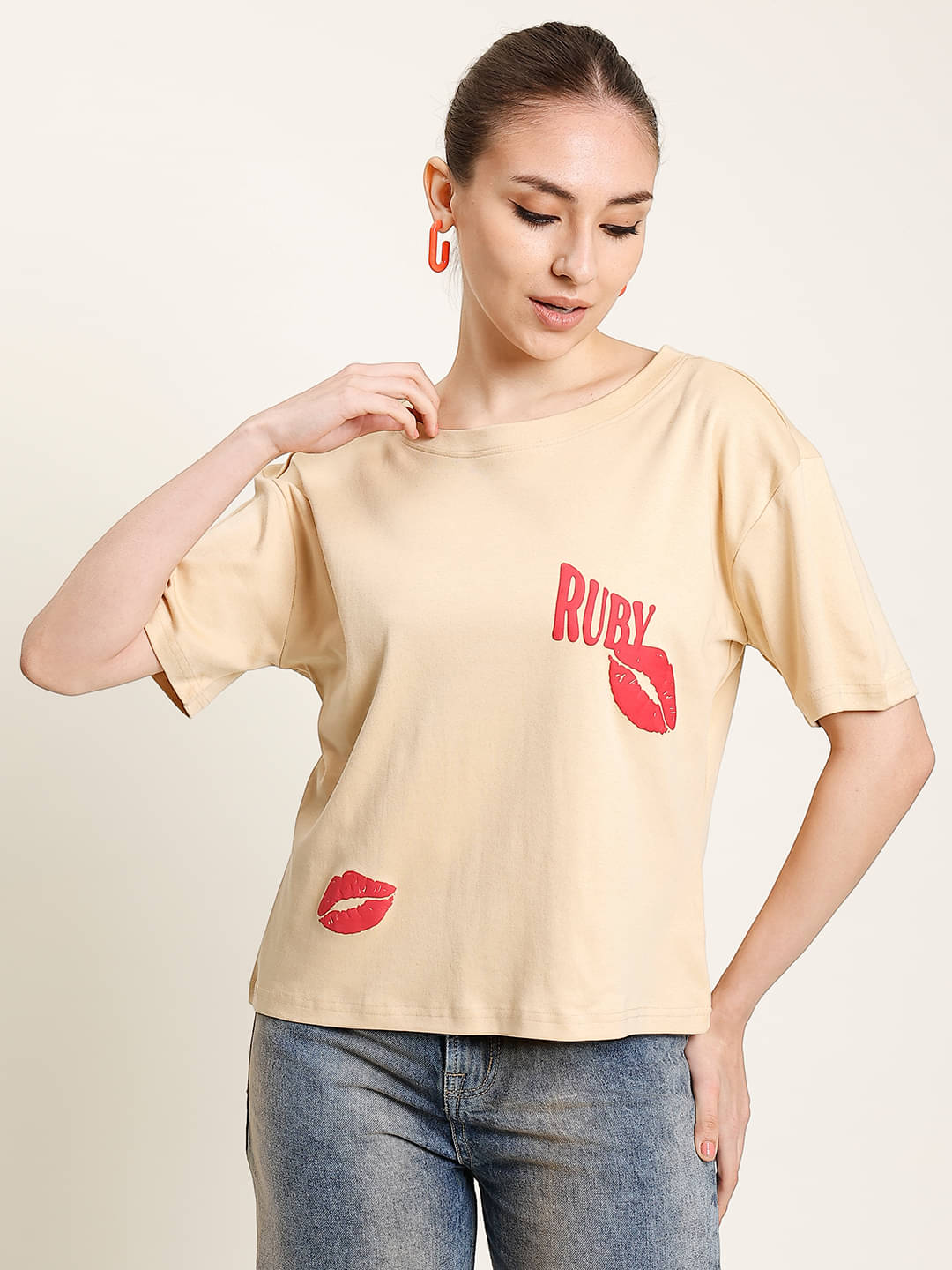 Bene Kleed Women Cotton Printed Oversized Fit Round Neck T-Shirt ( Beige ) Bene Kleed Women Cotton Printed Oversized Fit Round Neck T-Shirt ( Beige )