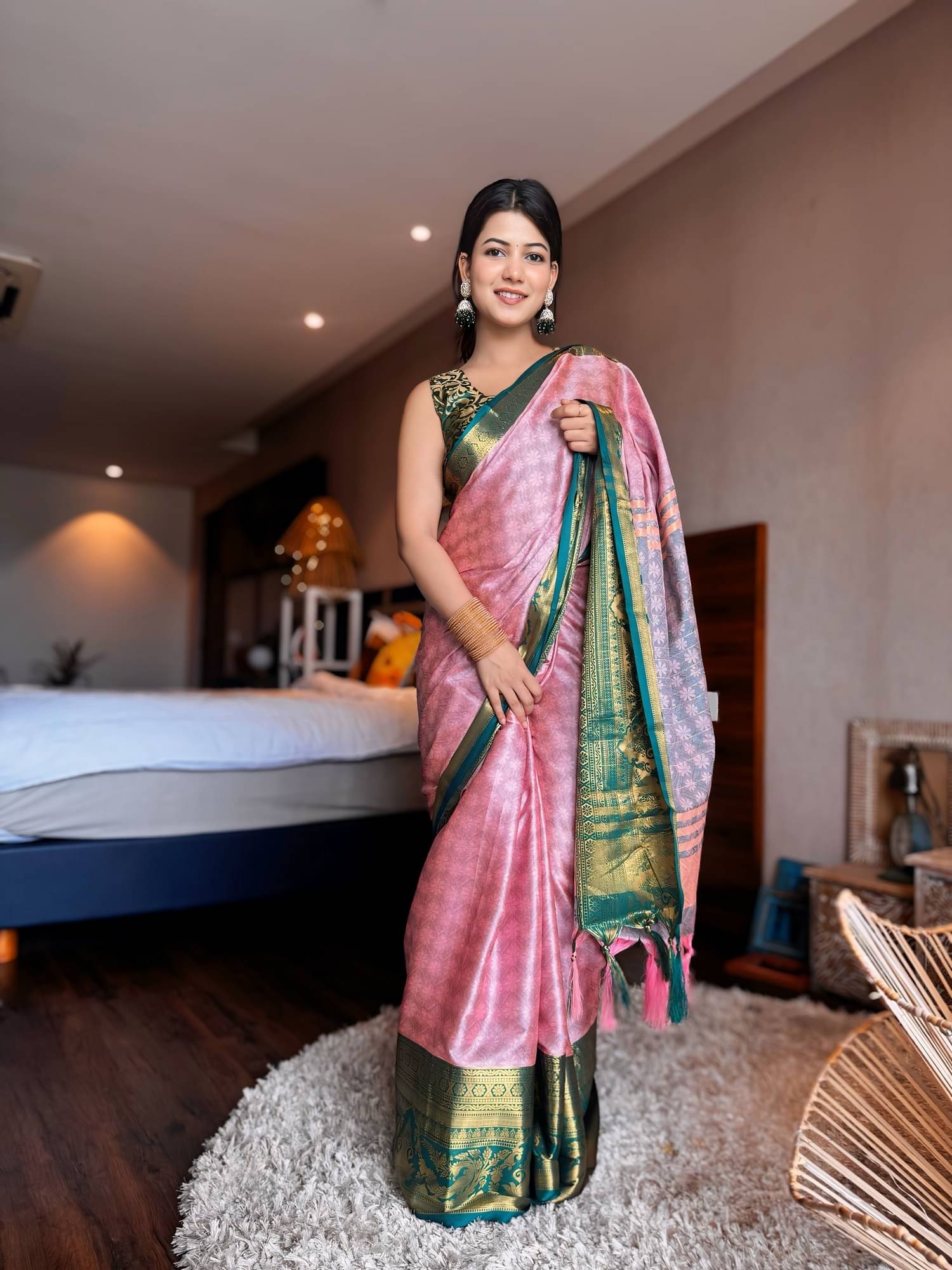     			Lady Shopi Kanjivaram Silk Embellished Saree With Unstitched Blouse Piece ( Magenta )