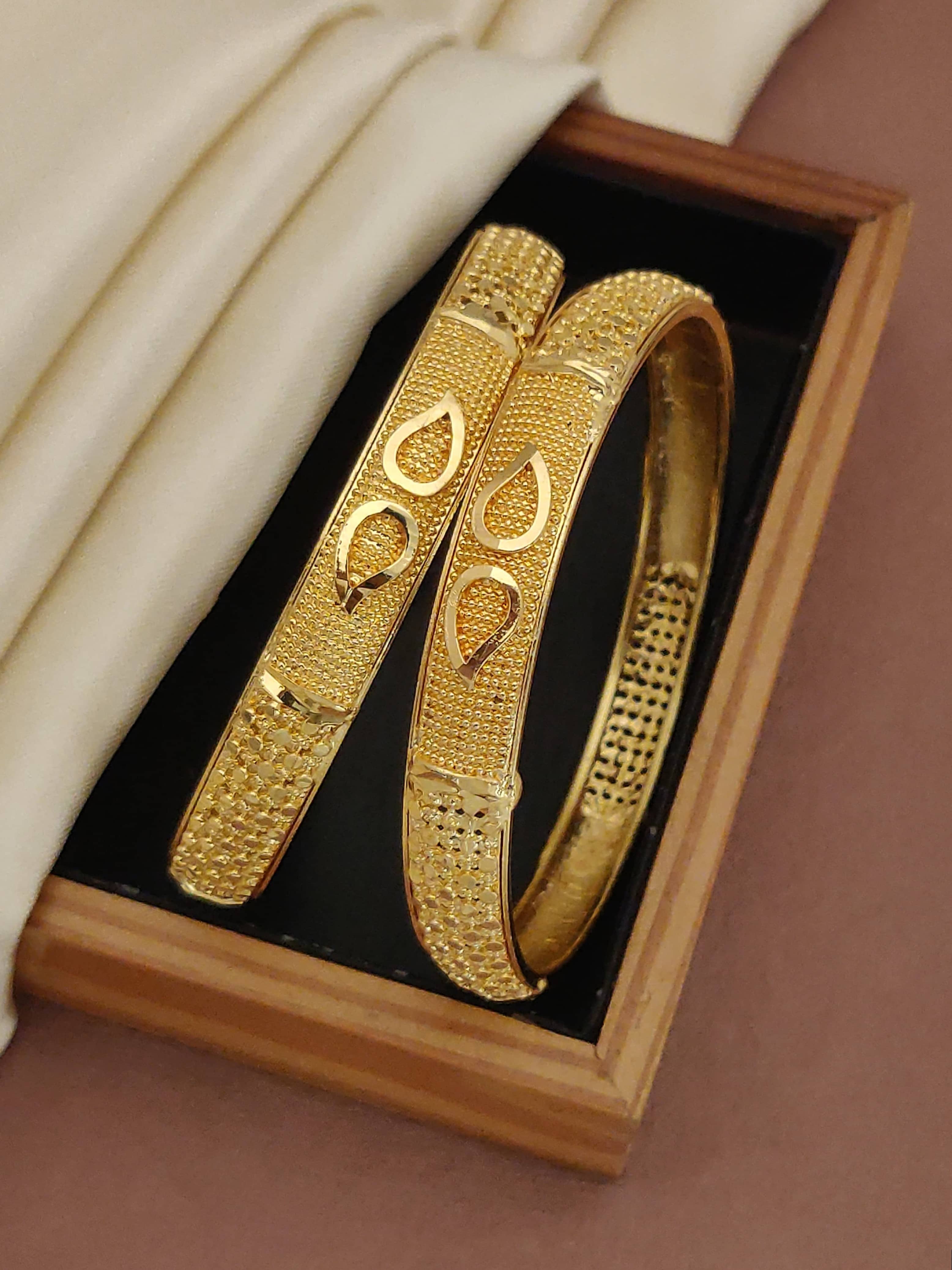 Shivay Fashion Gold Bangle ( Pack of 1 ) - Bangles & Bracelets | Buy online on ZillyBuy