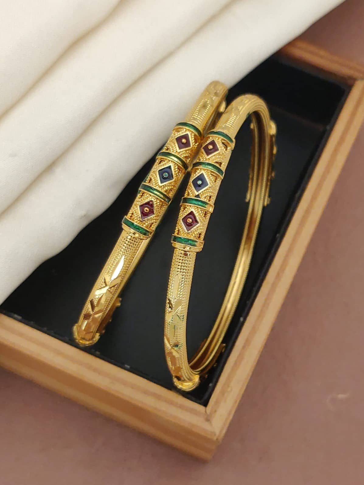 Shivay Fashion Gold Bangle ( Pack of 1 ) - Bangles & Bracelets | Buy online on ZillyBuy