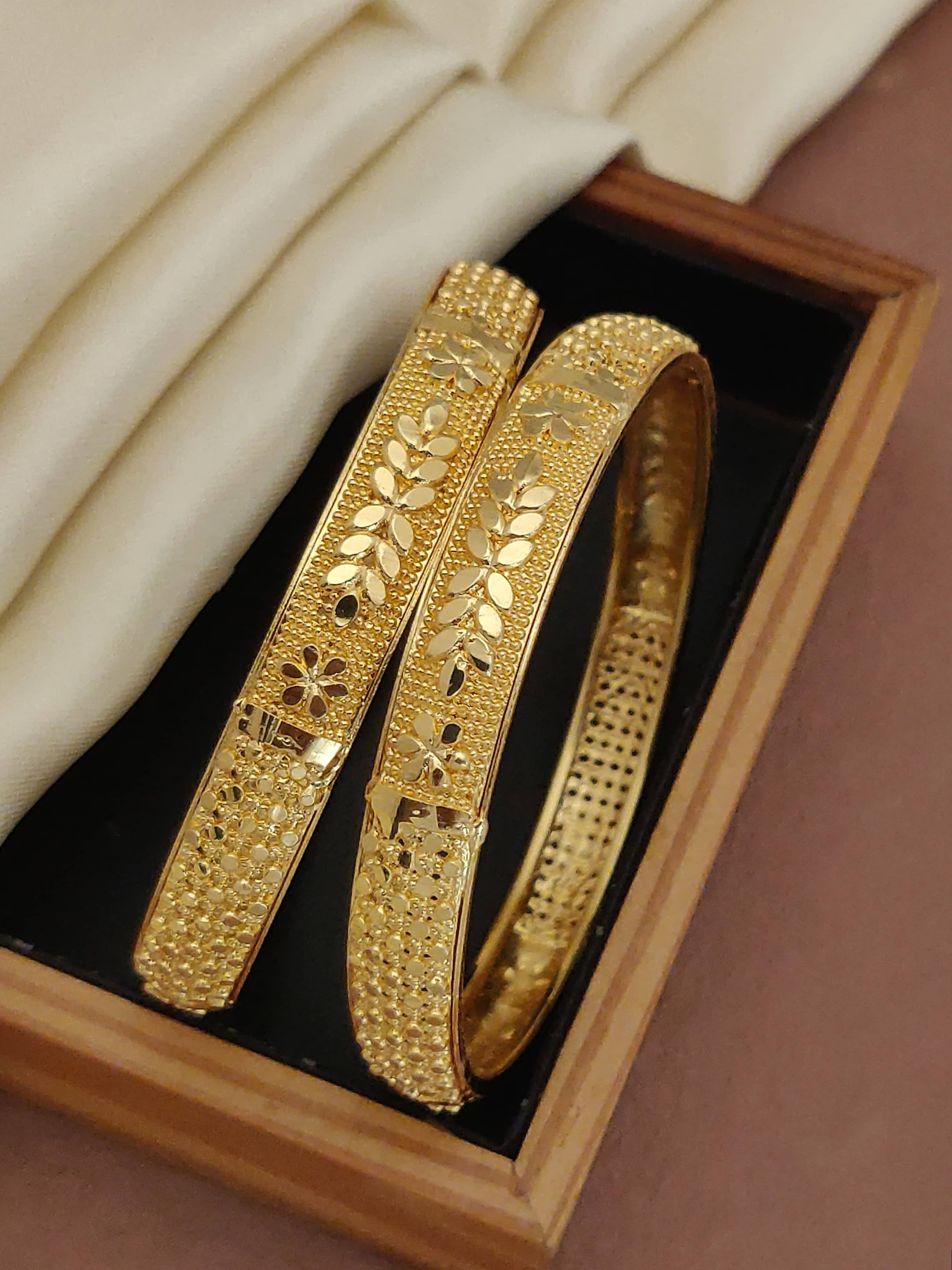 Shivay Fashion Gold Bangle Set ( Pack of 1 ) - Bangles & Bracelets | Buy online on ZillyBuy