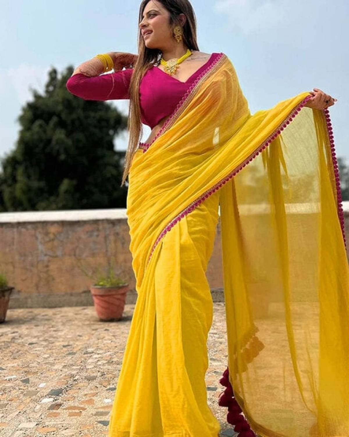 supalee Tex Georgette Solid Saree With Unstitched Blouse Piece ( Gold ) supalee Tex Georgette Solid Saree With Unstitched Blouse Piece ( Gold )