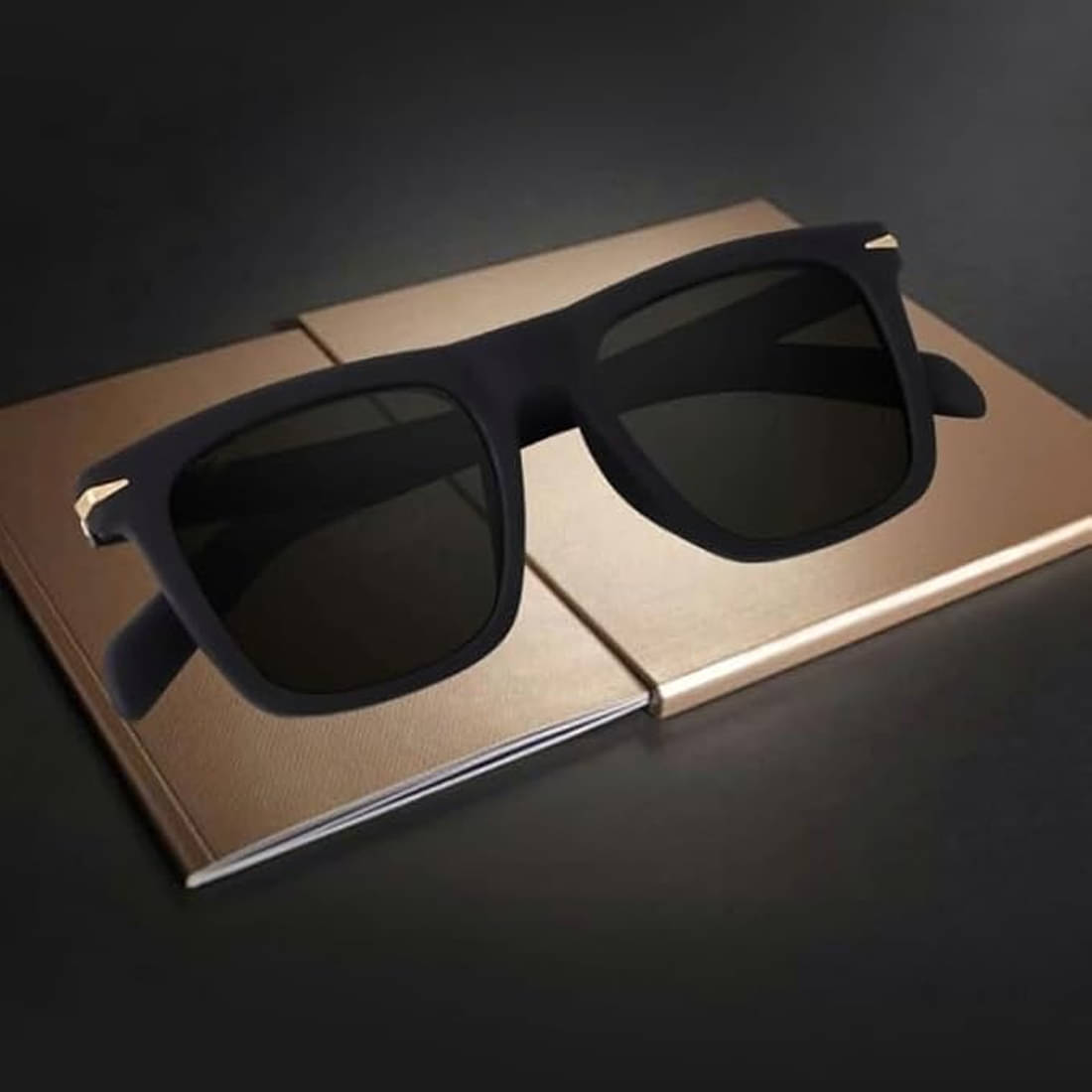 Elligator Black Rectangular Sunglasses ( Pack of 1 ) Elligator Black Rectangular Sunglasses ( Pack of 1 )