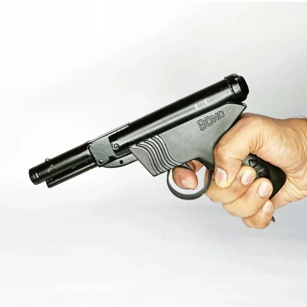     			Peshkar Black Iron Cigarette Lighter ( Pack of 1 )
