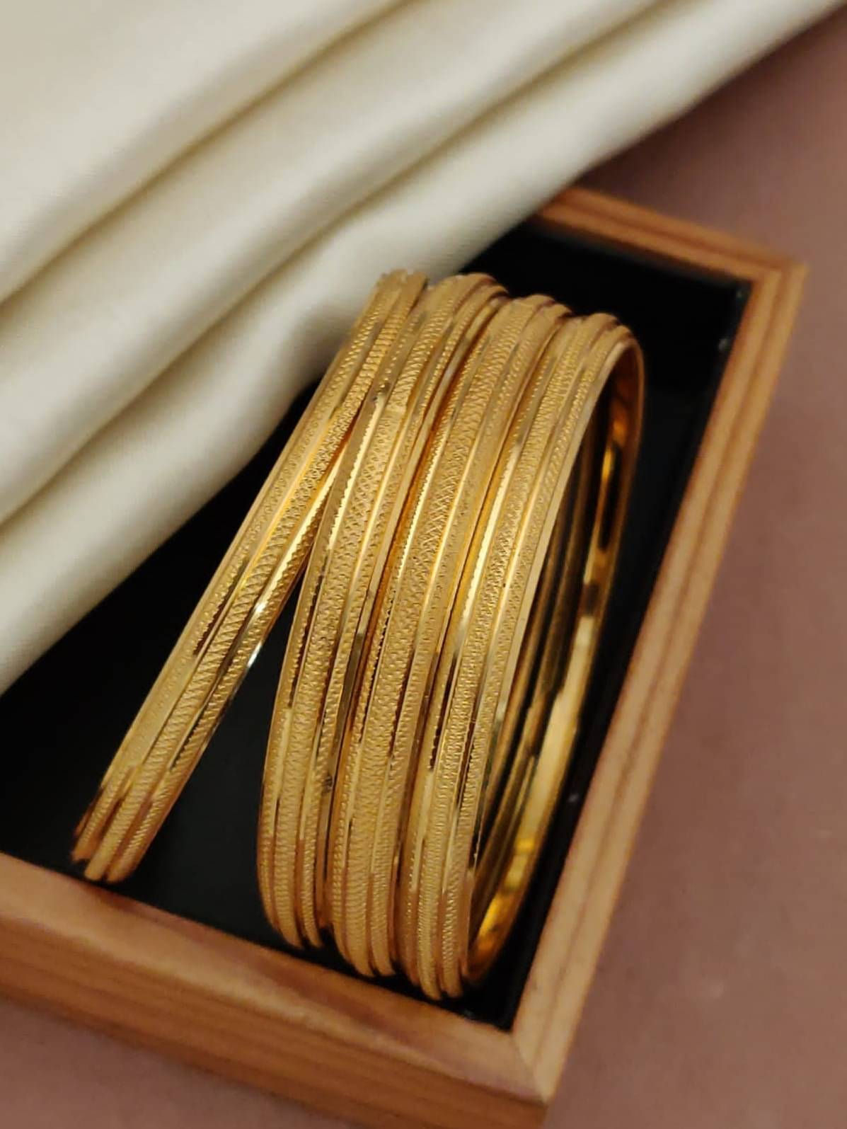     			Shivay Fashion Gold Bangle Set ( Pack of 2 )