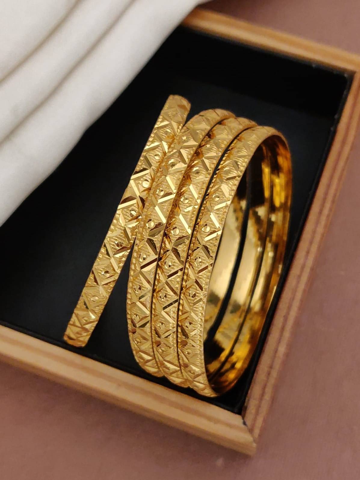     			Shivay Fashion Gold Bangle Set ( Pack of 2 )