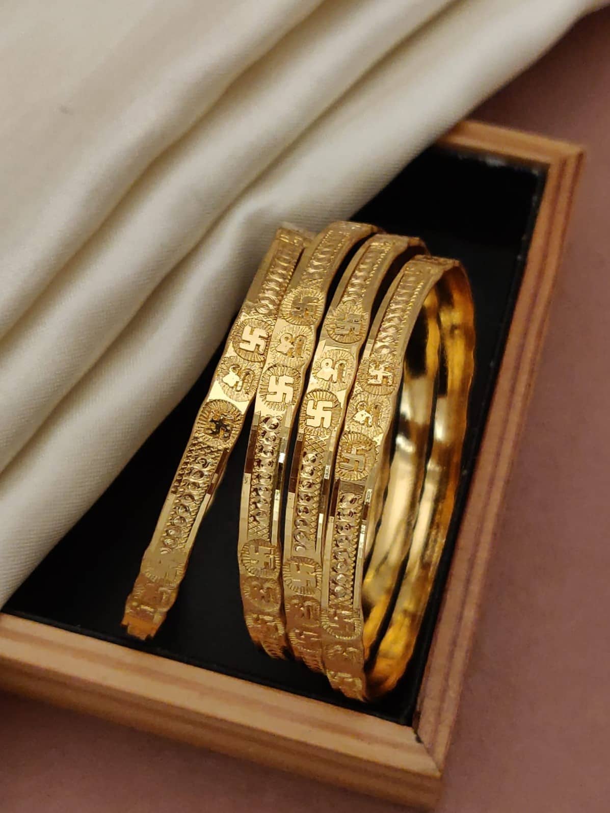 Shivay Fashion Gold Bangle Set ( Pack of 2 ) - Bangles & Bracelets | Buy online on ZillyBuy
