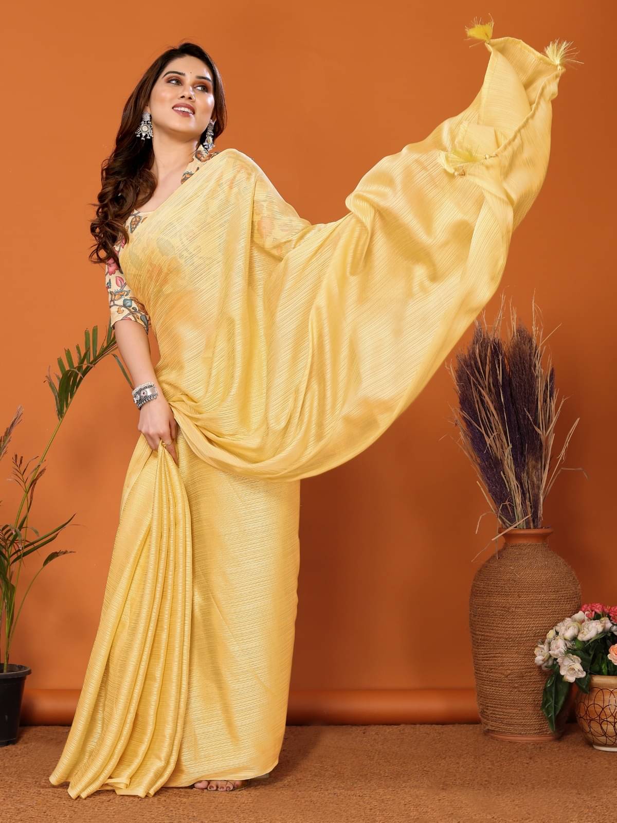     			DIKONA DESIGNER Chiffon Solid Saree With Unstitched Blouse Piece ( Yellow )