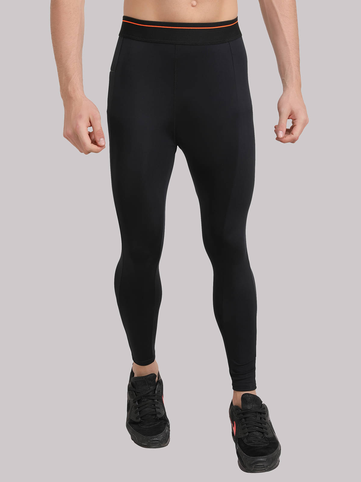     			NEVER LOSE Black Polyester Men's Sports Trackpants ( Pack of 1 )
