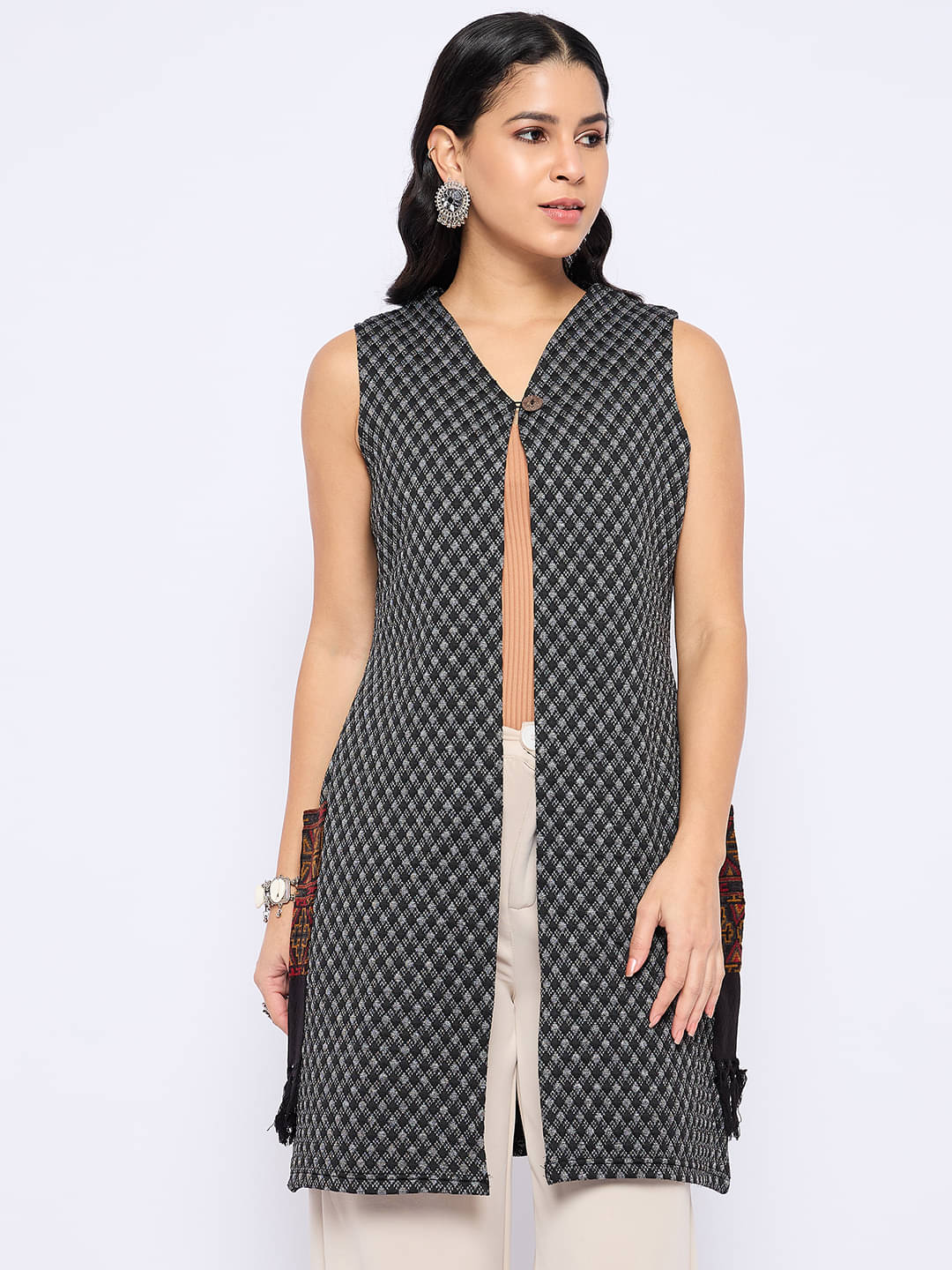     			VIAZAA Acrylic Women's Shrugs - Black ( )